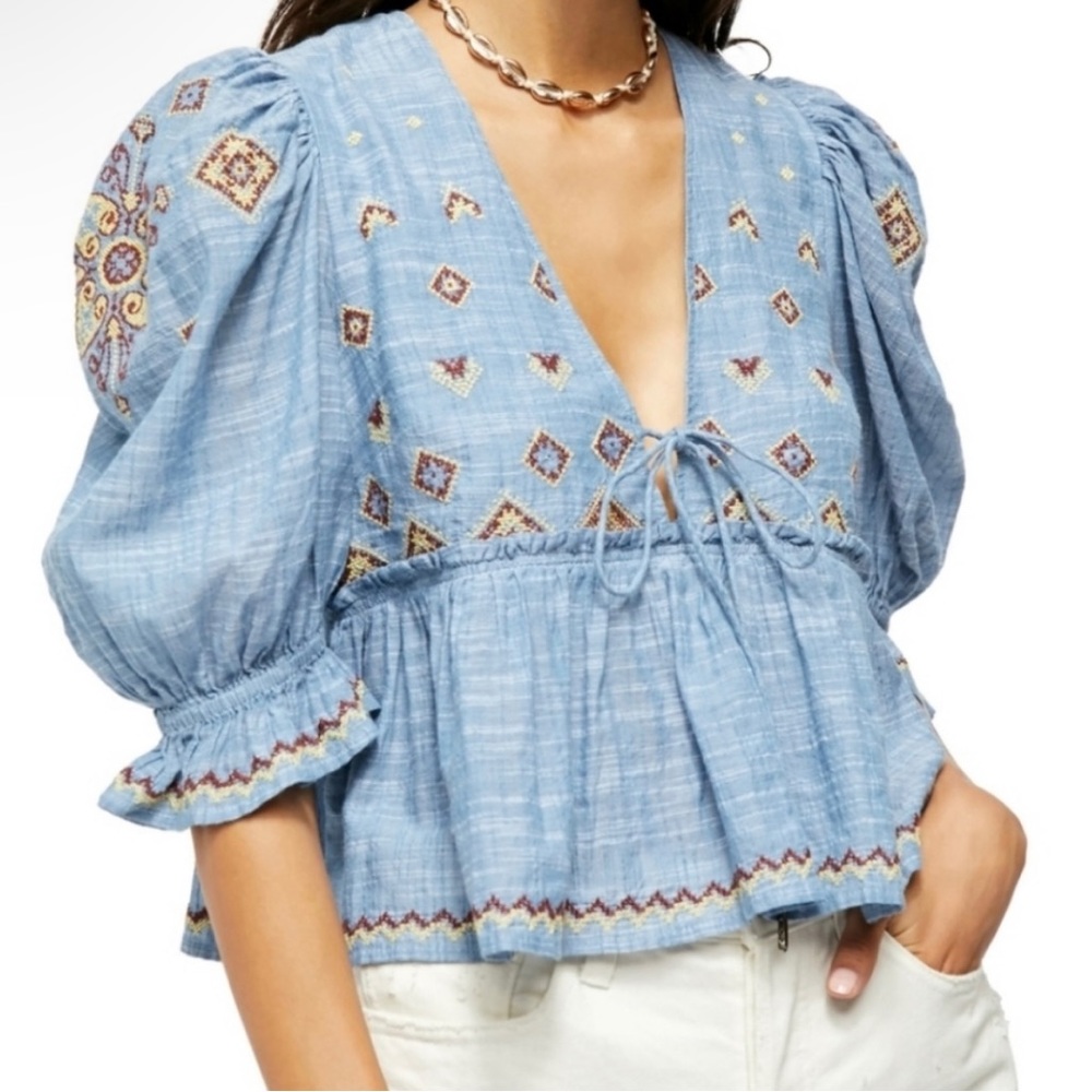 ✨Host Pick ✨ “FREE PEOPLE”  Talulah Embroidered Top, Ladies Size Small - Picture 2 of 12